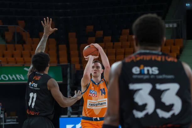 队迅速赶到 队迅速赶到